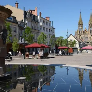 Joli Avec Parking Prive , Moulins (Allier) France